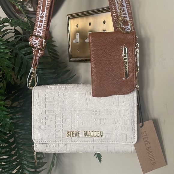 Brand New Steve Madden BLaurie Bone Cognac Logo Embossed Crossbody Wallet Purse - Picture 4 of 16